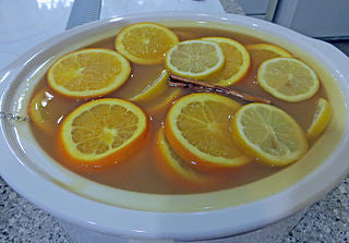 Mulled Apple Cider with Oranges